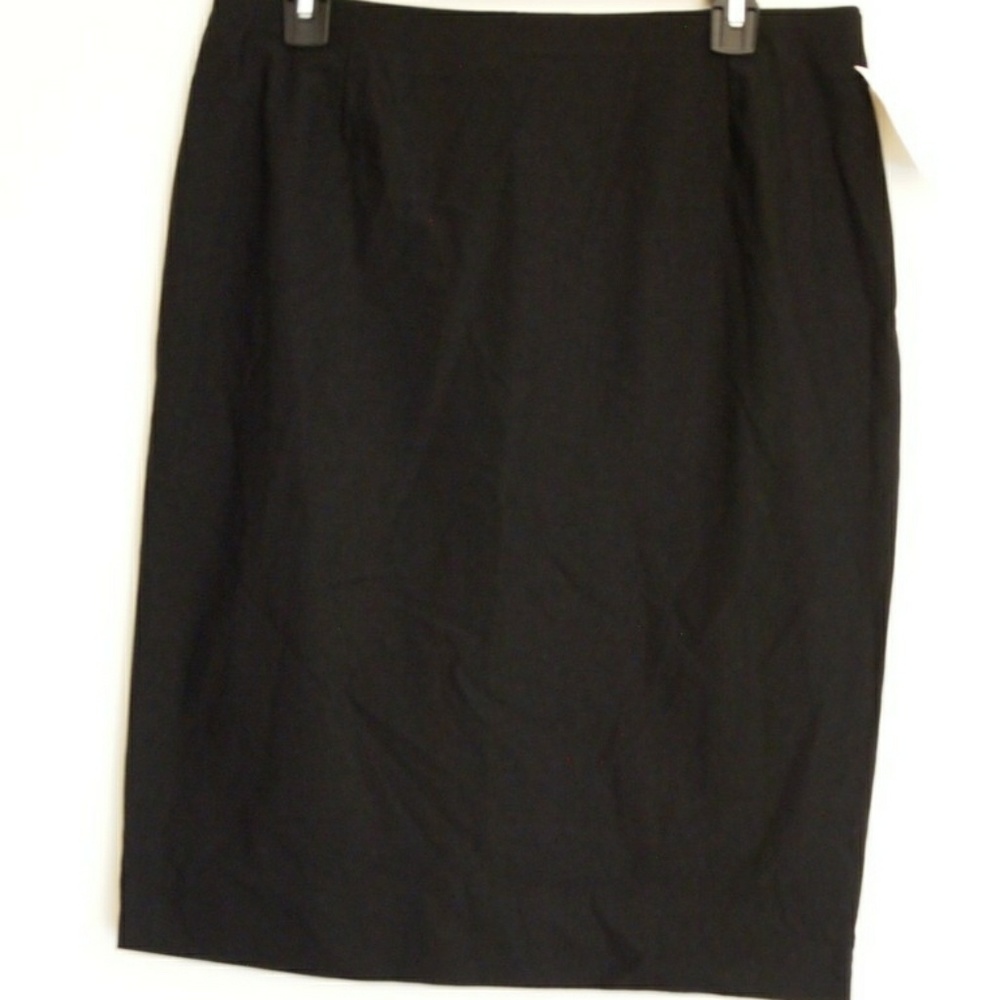 Balck skirt elastic 🌸 Charter Club bellow knee